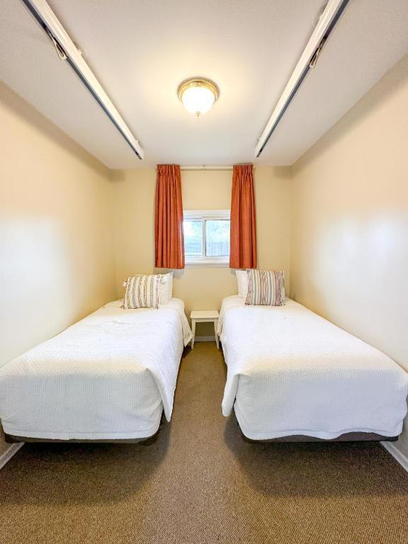 Oasis By The Bay Vacation Suites ワサガビーチ エクステリア 写真